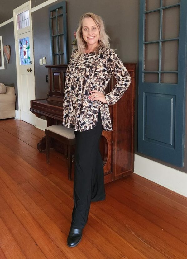 Esmarie Curved Hem Top - Image 4