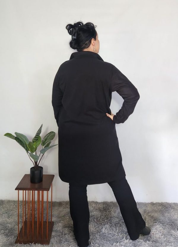 Back view of the Zelda Cosy Collar Pocket Cardigan in black cosy spandex. Relaxed fit with a smart collar, designed for comfort and warmth – perfect for South African winter wear.